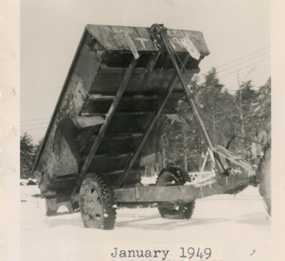 Here the manure trailer, dubbed “The Shaw Special”, in it’s full up position.