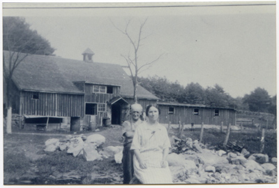 ML Sr. and Annie – Mark Loran Shaw Sr, and his wife, Annie Hutchinson Shaw, in front of the barn. Mclass 1920’s.
